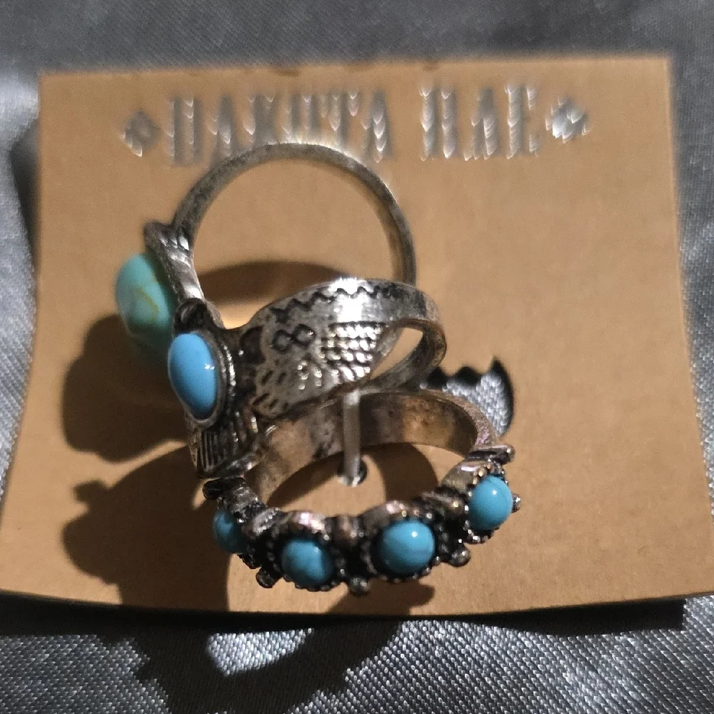 Dakota Rae Silver-tone and Faux Turquoise‎ Ring Set. NWT. Size 6.